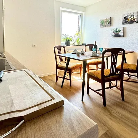 Apartment Wohnen Auf Zeit Mit Separatem Tiefgaragenstellplatz *