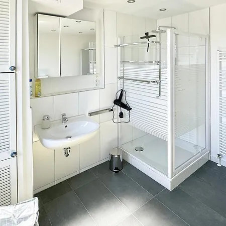 Wohnen Auf Zeit Mit Separatem Tiefgaragenstellplatz Apartment Aachen