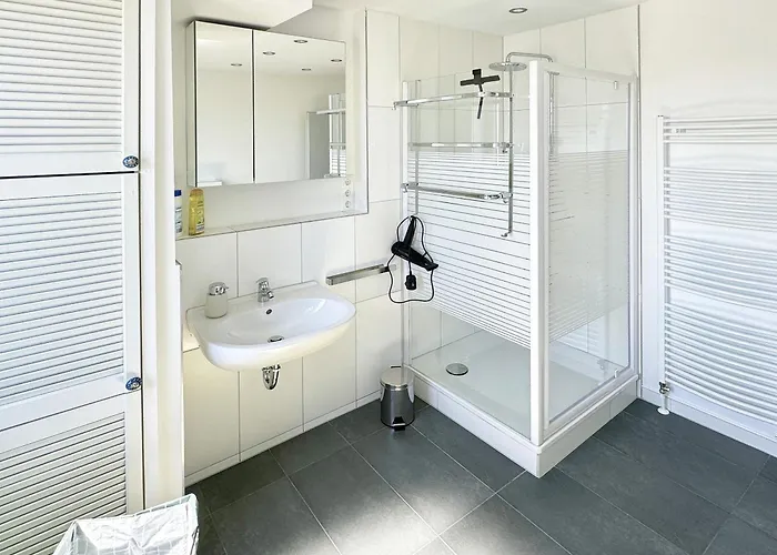 Wohnen Auf Zeit Mit Separatem Tiefgaragenstellplatz Daire Aachen